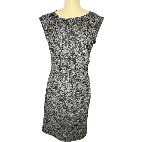 Anne Taylor Ruched Snakeskin Pattern Dress size 6 - Picture 6 of 15